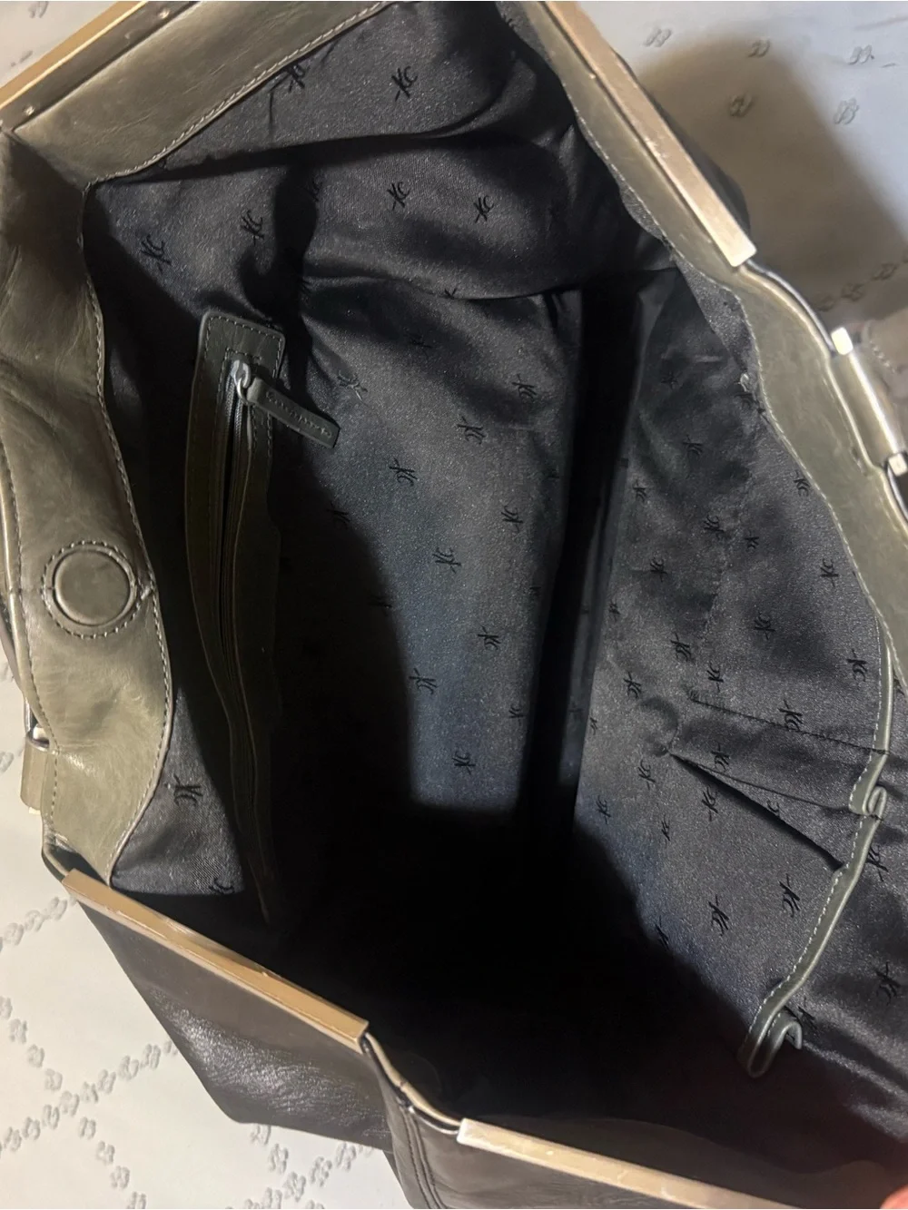 Kenneth Cole Classic Black Tote Bag with Taupe Handles - Stylish Everyday Carry